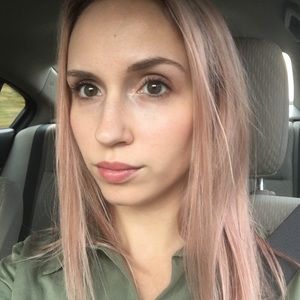 Meet your Posher, Corinne